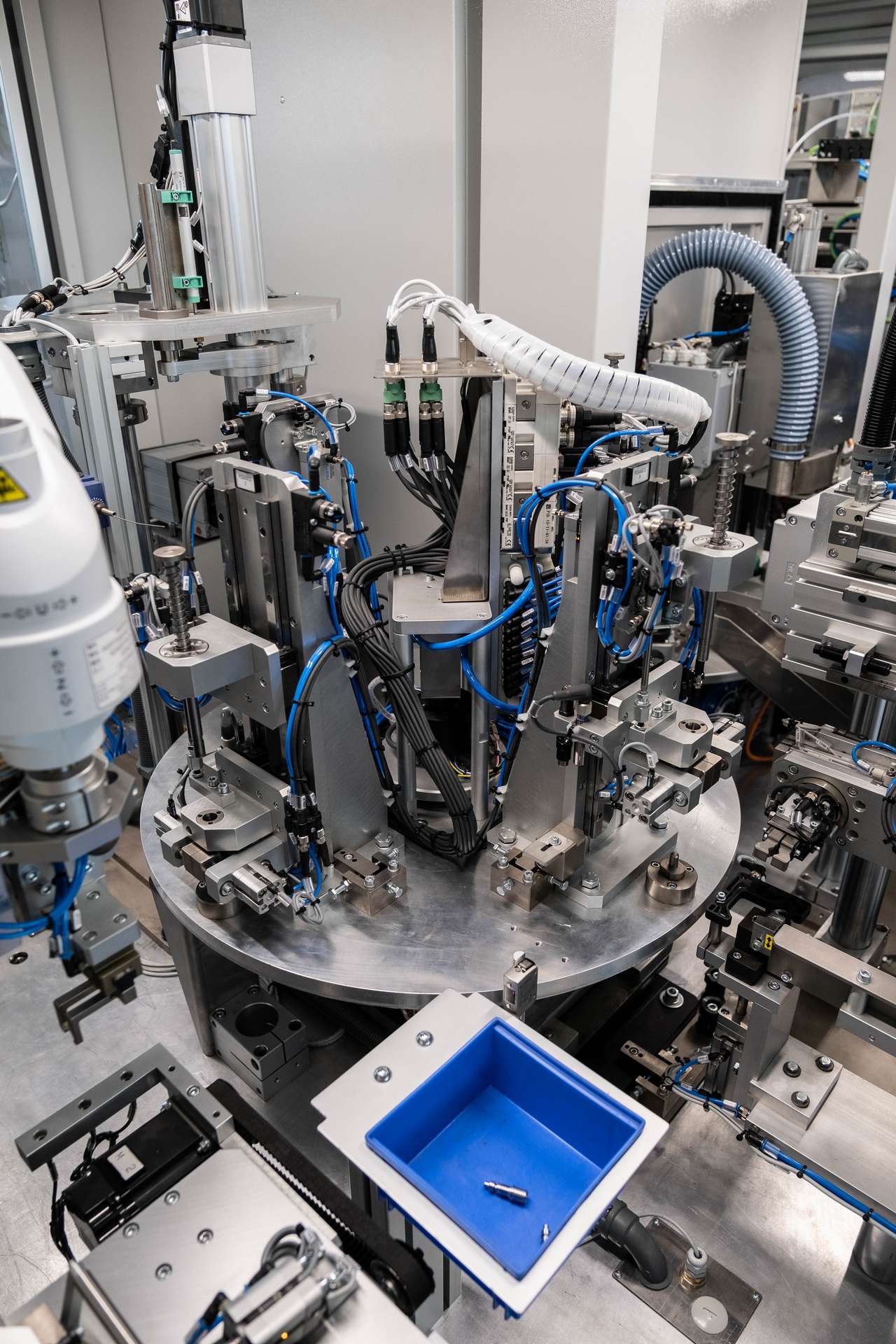 Valve mounting machine - immagine 4