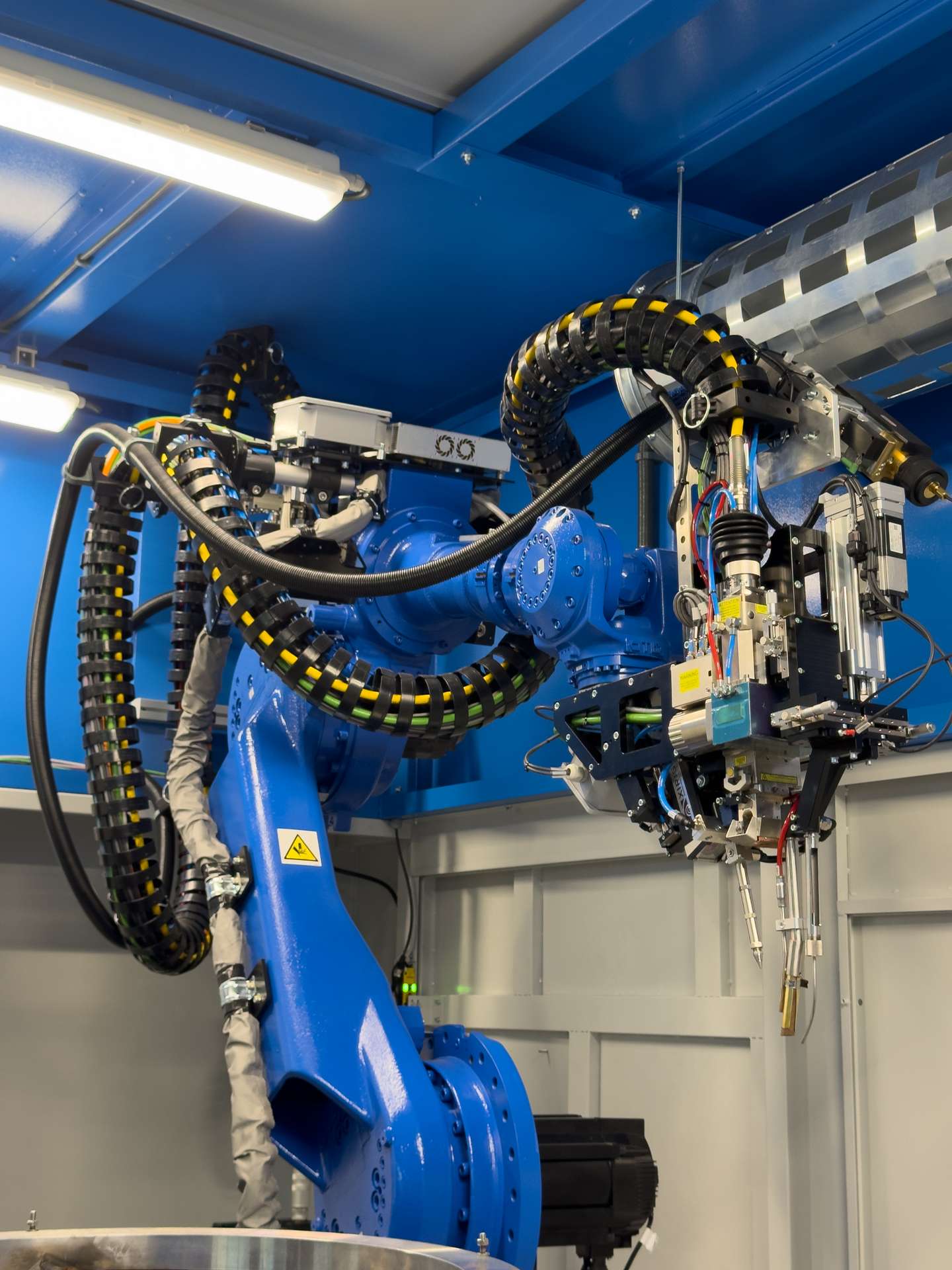Heavy loads robotic welding machine - immagine 3